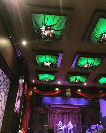 Twin Lions Casino